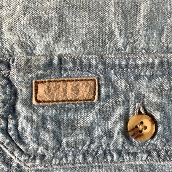 Men’s Carhartt blue, short sleeve, button up shirt.  Pockets on chest.  Size L. - Picture 4 of 8